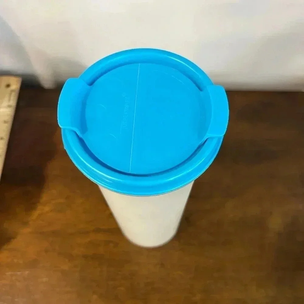 VTG Tupperware Modular Mates Round #4,30 Oz With Blue Shake & Spoon Out Seal EUC